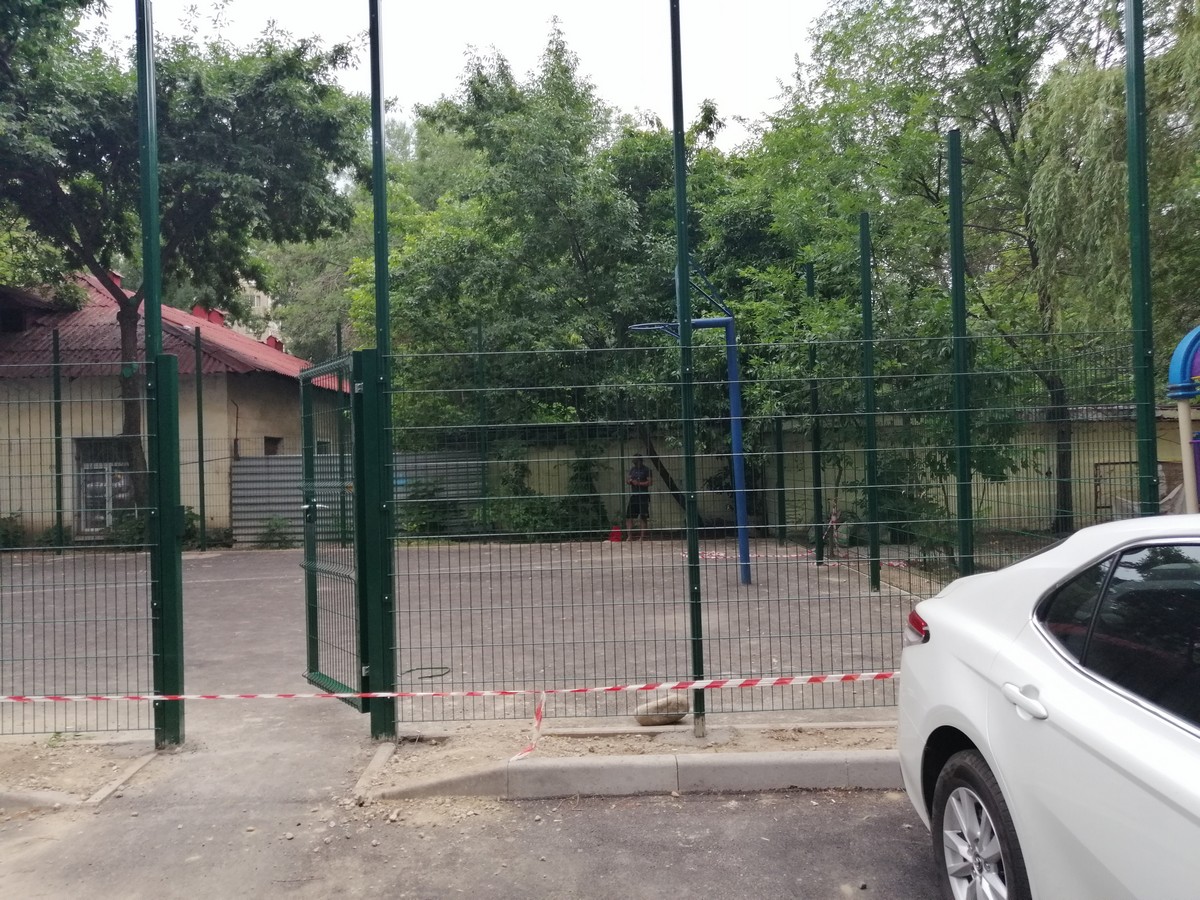 Три спортивные площадки для Акимата Ауезовского района г. Алматы